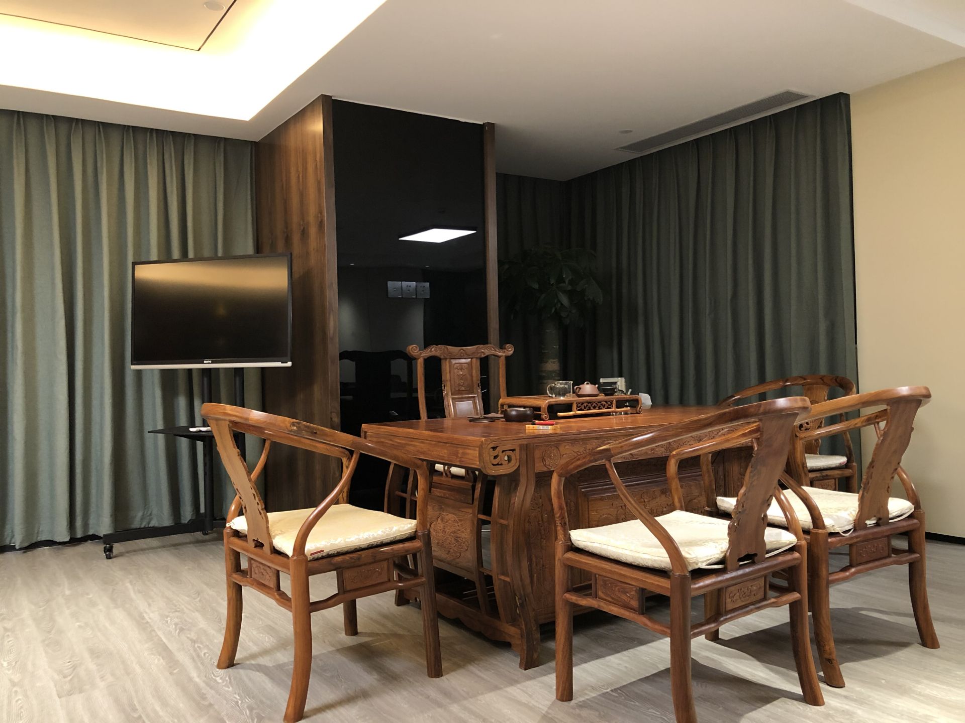 罗湖东门窗帘店卖百叶窗帘遮光窗帘定做