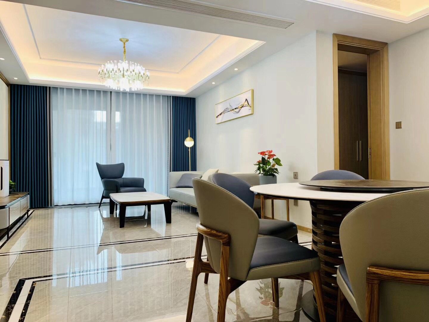 宝安新安窗帘定做中粮大悦城铂悦遮光窗帘安装