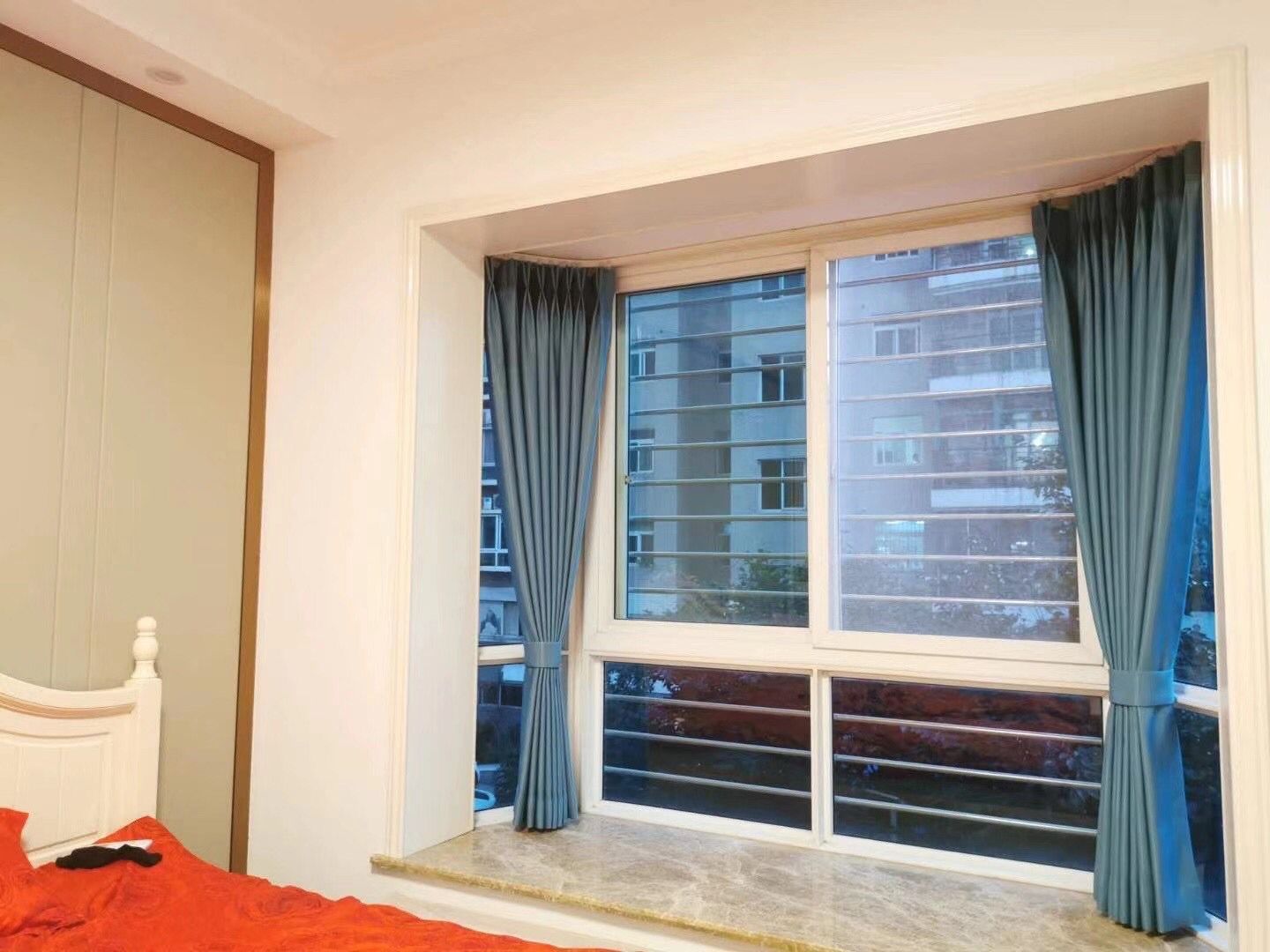 宝安航城百叶窗帘定做_家居遮光窗帘安装